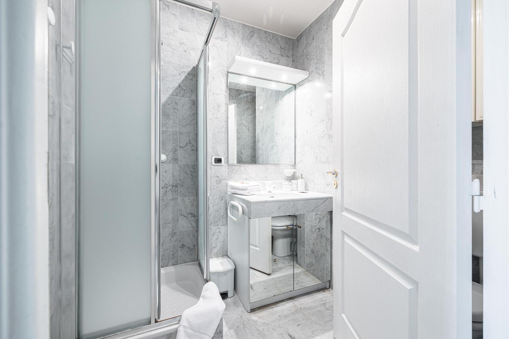 Victoria Bergamote Attic - Happy Rentals Menton Exterior foto