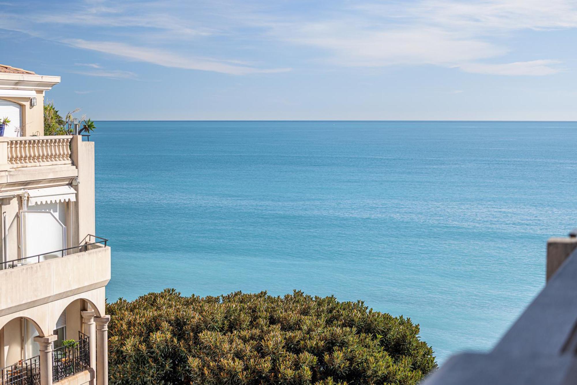 Victoria Bergamote Attic - Happy Rentals Menton Exterior foto